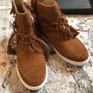 BRAND NEW W/ BOX J/SLIDES NYC tan fringe shoes